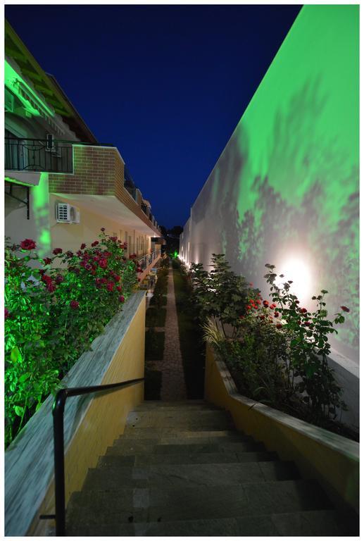 מטהמורפוסי Anna Christina Apartments מראה חיצוני תמונה