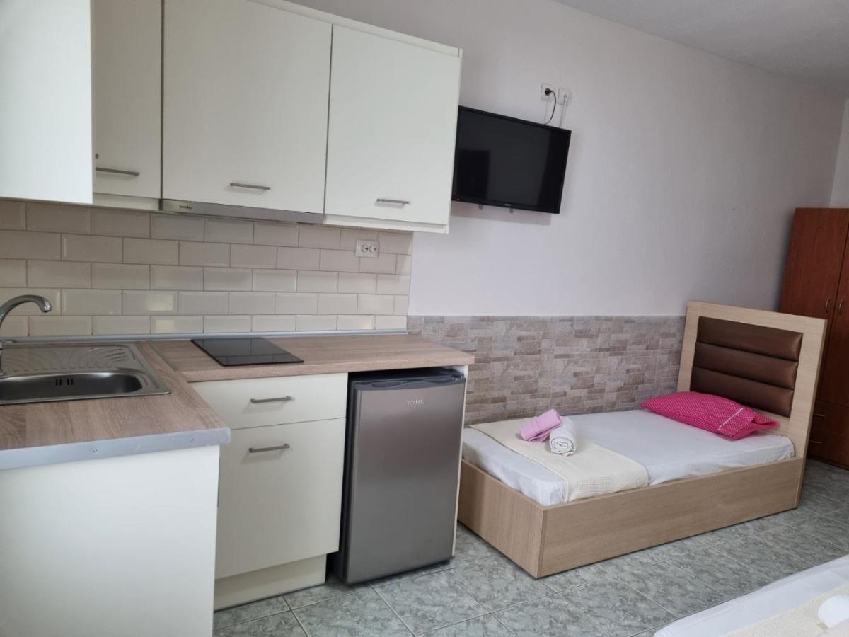 מטהמורפוסי Anna Christina Apartments מראה חיצוני תמונה