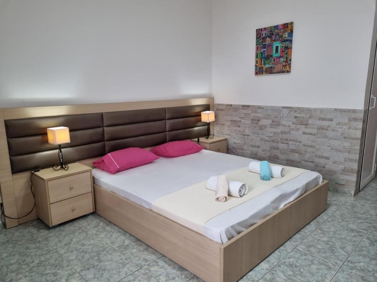 מטהמורפוסי Anna Christina Apartments מראה חיצוני תמונה