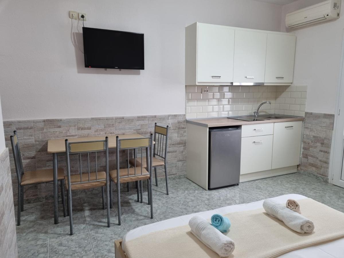 מטהמורפוסי Anna Christina Apartments מראה חיצוני תמונה