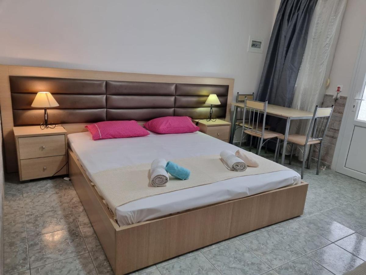 מטהמורפוסי Anna Christina Apartments מראה חיצוני תמונה