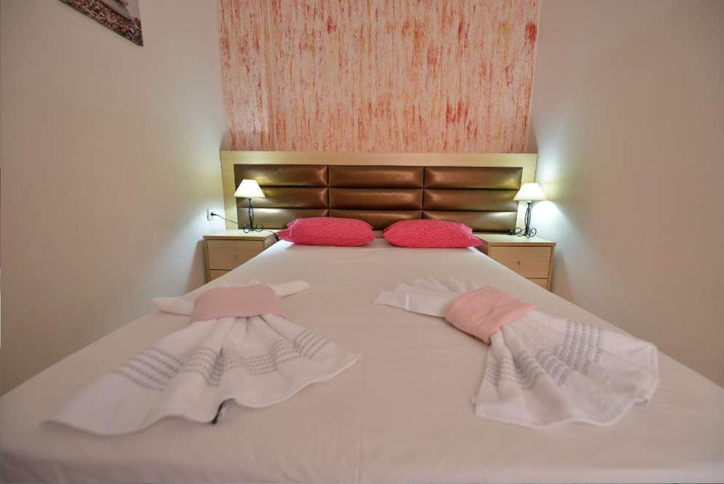 מטהמורפוסי Anna Christina Apartments מראה חיצוני תמונה