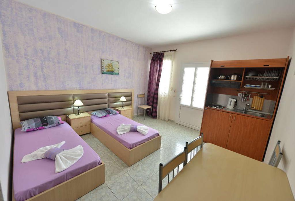מטהמורפוסי Anna Christina Apartments מראה חיצוני תמונה